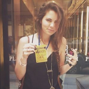 Meet your Posher, Caitlin